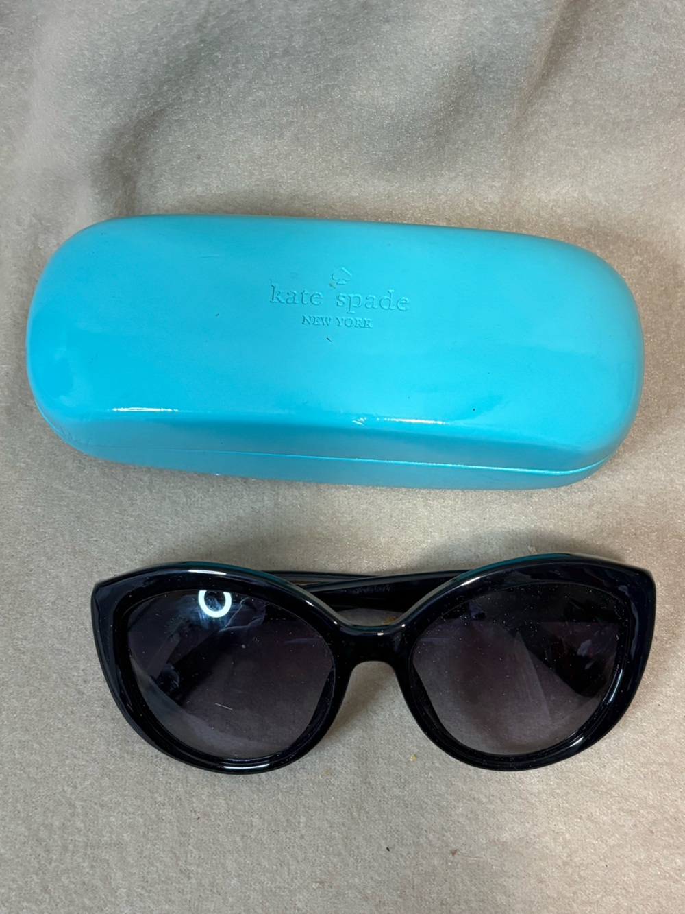 kate spade Black Cat-Eye Sunglasses with Turquoise Case Excellent Condition
